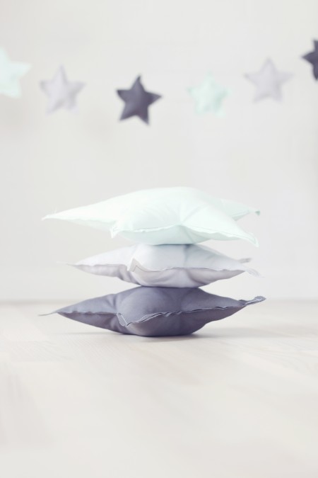 unikke stjernepuder som passer til børneværelset. inspiration til den minimalistisk mor